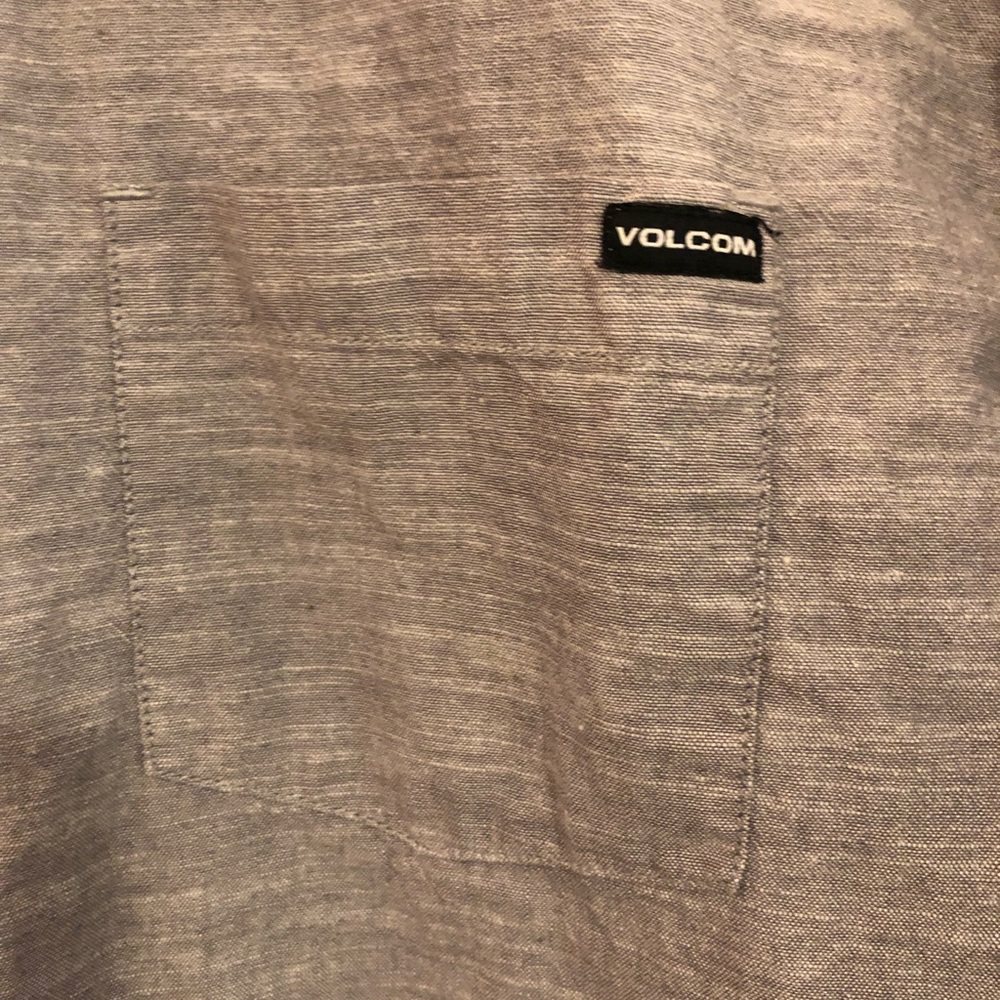 đź”…Grey Volcom Button-upđź”… - Picture 3 of 5